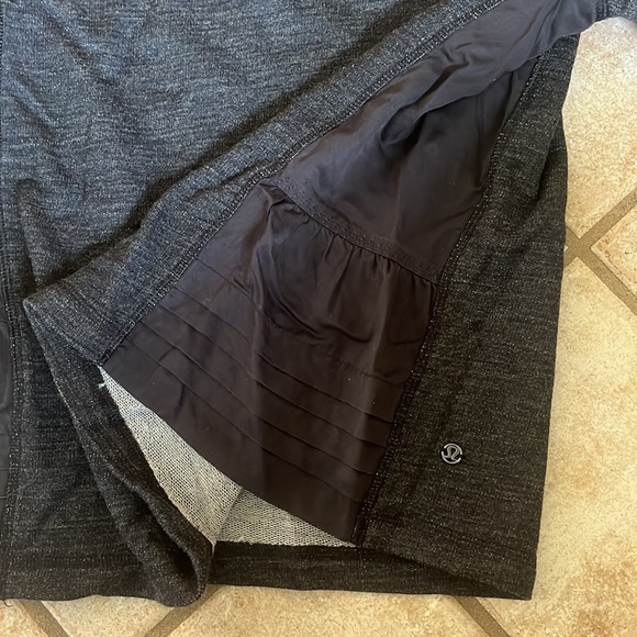 Lululemon sweater with tie key hole back - Picture 3 of 8